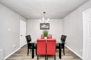 5825 Village Forest Ct, Houston, TX 77092 - Photo 10