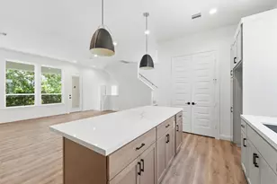 4834 Pinemont Dr, Houston, TX 77092 - Photo 10