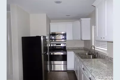 414 N Pecan Street, Angleton, TX 77515 - Photo 2