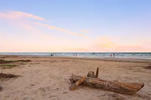 4119 Surf Dr, Galveston, TX 77554 - Photo 4