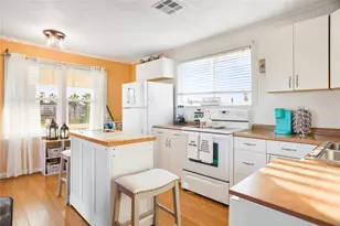 4119 Surf Dr, Galveston, TX 77554 - Photo 10