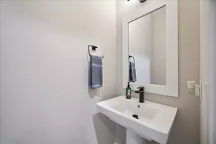 1193 W Tidwell Rd, Houston, TX 77091 - Photo 12