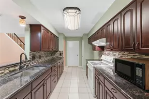 8819 Kindlewood Dr, Houston, TX 77099 - Photo 10