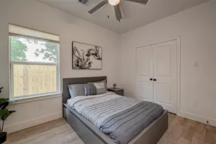 5122 Southwind St, Houston, TX 77033 - Photo 20