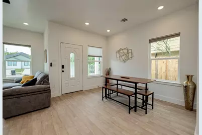 5122 Southwind Street #A, Houston, TX 77033 - Photo 4