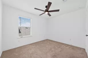 15138 Canyon Rapids Rd, Conroe, TX 77302 - Photo 18