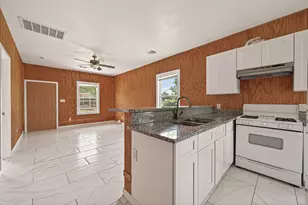 5220 Simsbrook Dr, Houston, TX 77045 - Photo 10