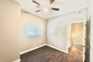 48 Woodland Hills Dr, Conroe, TX 77303 - Photo 16
