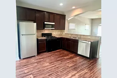 48 Woodland Hills Drive #B, Conroe, TX 77303 - Photo 6