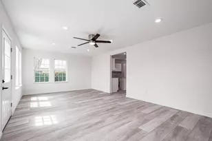 204 Dyer Ave, Baytown, TX 77520 - Photo 6