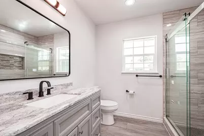 204 Dyer Avenue, Baytown, TX 77520 - Photo 18