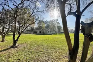 1295 Archie St, Vidor, TX 77662 - Photo 2
