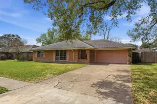 11614 Mullins Dr, Houston, TX 77035 - Photo 2