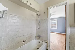 11614 Mullins Dr, Houston, TX 77035 - Photo 20