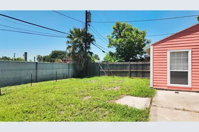 1221 Bayou Shore Drive, Galveston, TX 77551 - Photo 14