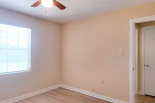 1221 Bayou Shore Dr, Galveston, TX 77551 - Photo 10