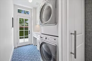 11802 Village Park Cir, Houston, TX 77024 - Photo 16