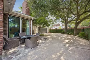 11802 Village Park Cir, Houston, TX 77024 - Photo 42
