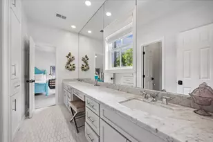 11802 Village Park Cir, Houston, TX 77024 - Photo 32