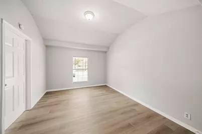5303 Ridgeway Drive, Houston, TX 77033 - Photo 2