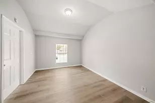 5303 Ridgeway Dr, Houston, TX 77033 - Photo 2