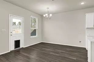 2210 Timberland Country Ct, Conroe, TX 77304 - Photo 10