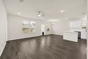 2210 Timberland Country Ct, Conroe, TX 77304 - Photo 8