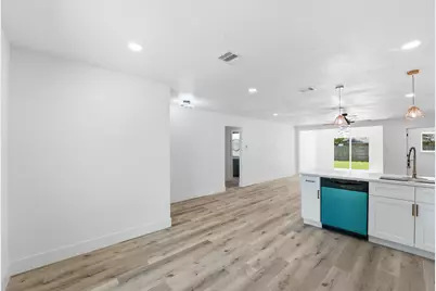 7223 Stonegate Drive, Houston, TX 77040 - Photo 12