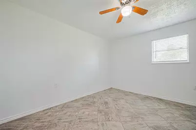 227 N Austin Drive, Angleton, TX 77515 - Photo 24