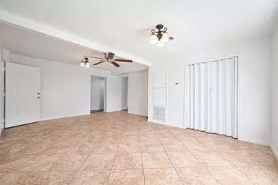 227 N Austin Drive, Angleton, TX 77515 - Photo 10