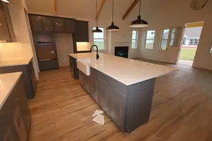 225 Dunovant Dr, Sealy, TX 77474 - Photo 6