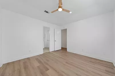 4735 Woodford Street, Baytown, TX 77521 - Photo 32