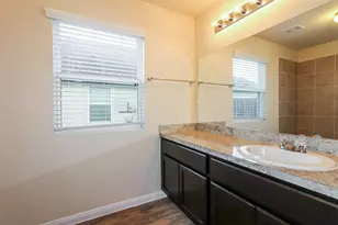 5926 Dawn Misty Ln, Houston, TX 77048 - Photo 12