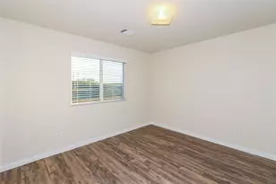 5926 Dawn Misty Ln, Houston, TX 77048 - Photo 2