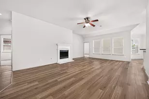 9214 Cavalier Ln, Rosenberg, TX 77469 - Photo 8