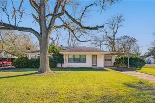 701 Blair St, West Columbia, TX 77486 - Photo 2