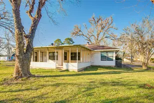 701 Blair St, West Columbia, TX 77486 - Photo 8