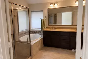 515 Newington Ln, Sugar Land, TX 77479 - Photo 16