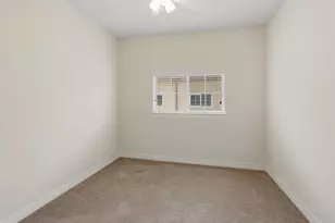 24 Tassia Ln, Houston, TX 77058 - Photo 14