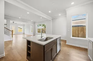 1208 E 26th St, Houston, TX 77009 - Photo 4