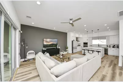 1044 W 17th Street, Houston, TX 77008 - Photo 18