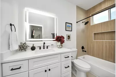 1044 W 17th Street, Houston, TX 77008 - Photo 8