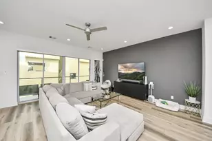 1044 W 17th St, Houston, TX 77008 - Photo 14