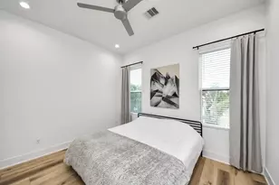 1044 W 17th St, Houston, TX 77008 - Photo 40