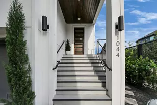 1044 W 17th St, Houston, TX 77008 - Photo 4