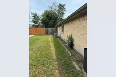 4207 Maple Cross Drive, Pasadena, TX 77505 - Photo 4