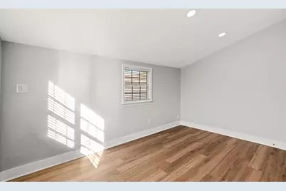 915 Avenue E, Rosenberg, TX 77471 - Photo 8