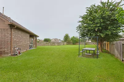 5922 Vinland Shores Court, Spring, TX 77379 - Photo 18