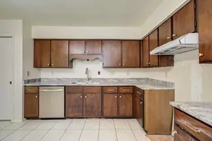 7902 White Swan Dr, Humble, TX 77396 - Photo 6