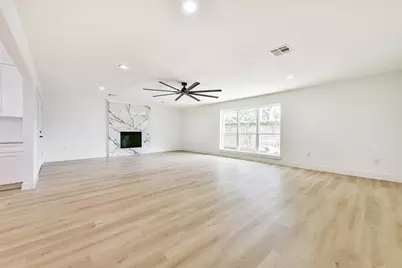 18610 Martinique Drive, Houston, TX 77058 - Photo 14